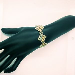 Mottled gray and silver bracelet